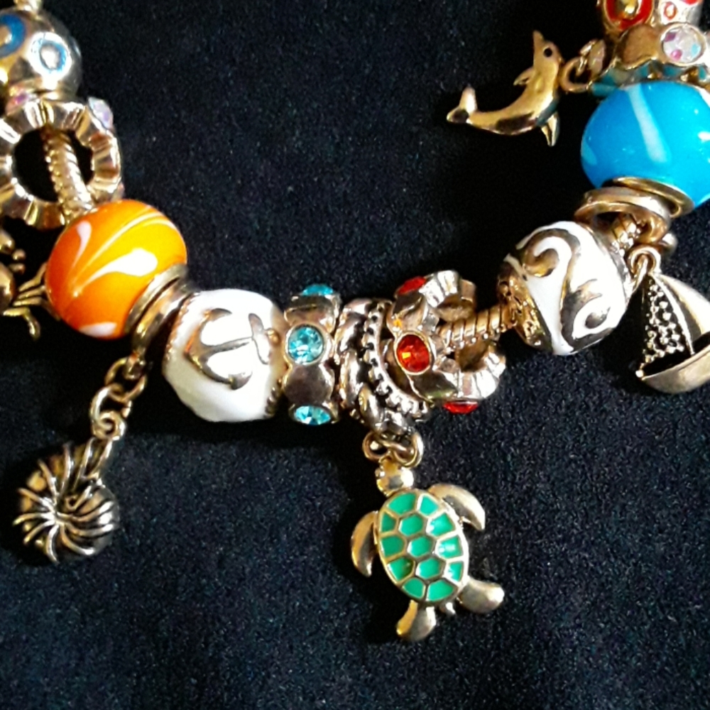 COASTAL CHARM BRACELET